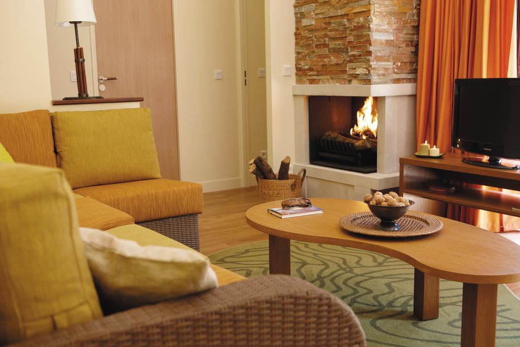 Center Parcs Les Trois Forets Аттиньи Экстерьер фото