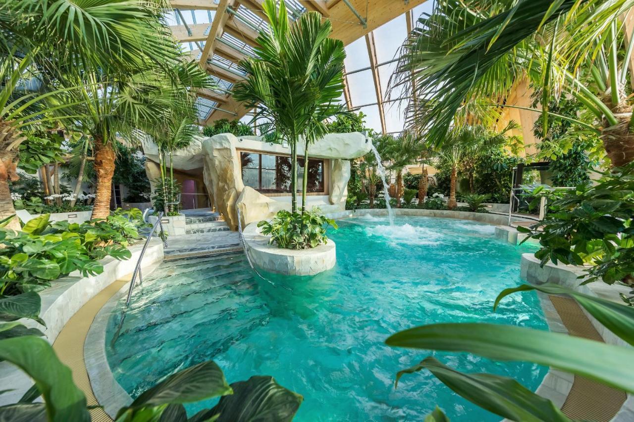 Center Parcs Les Trois Forets Аттиньи Экстерьер фото